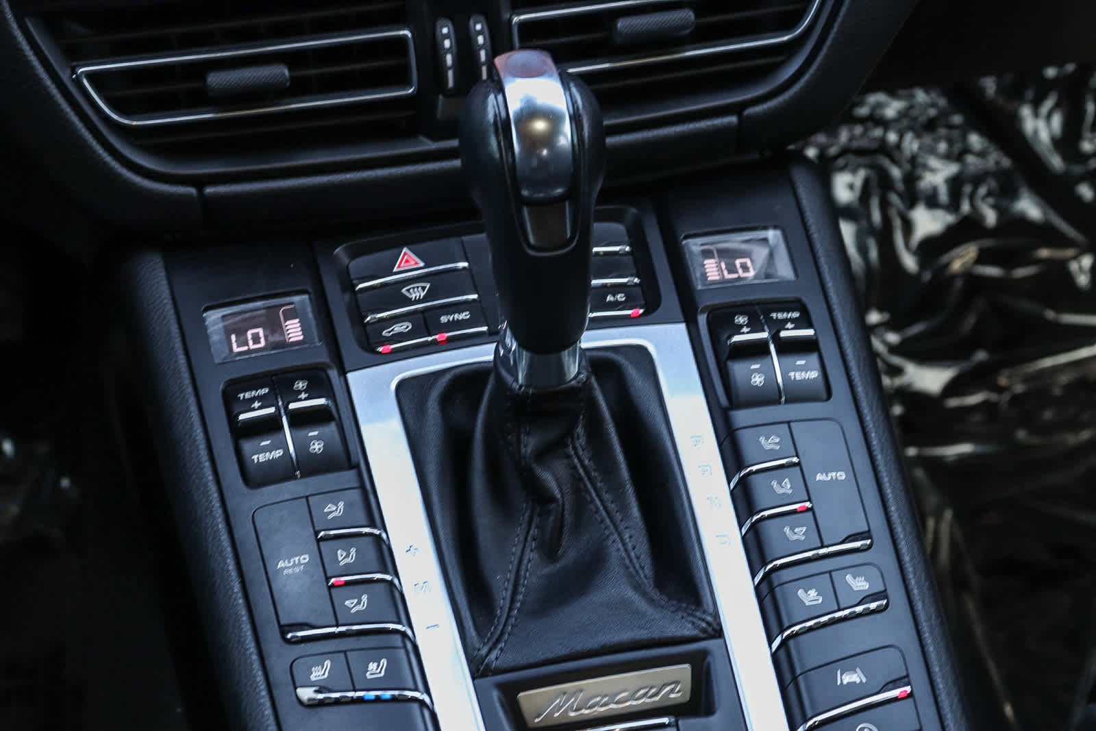 Used 2020 Porsche Macan AWD/4WD image 20
