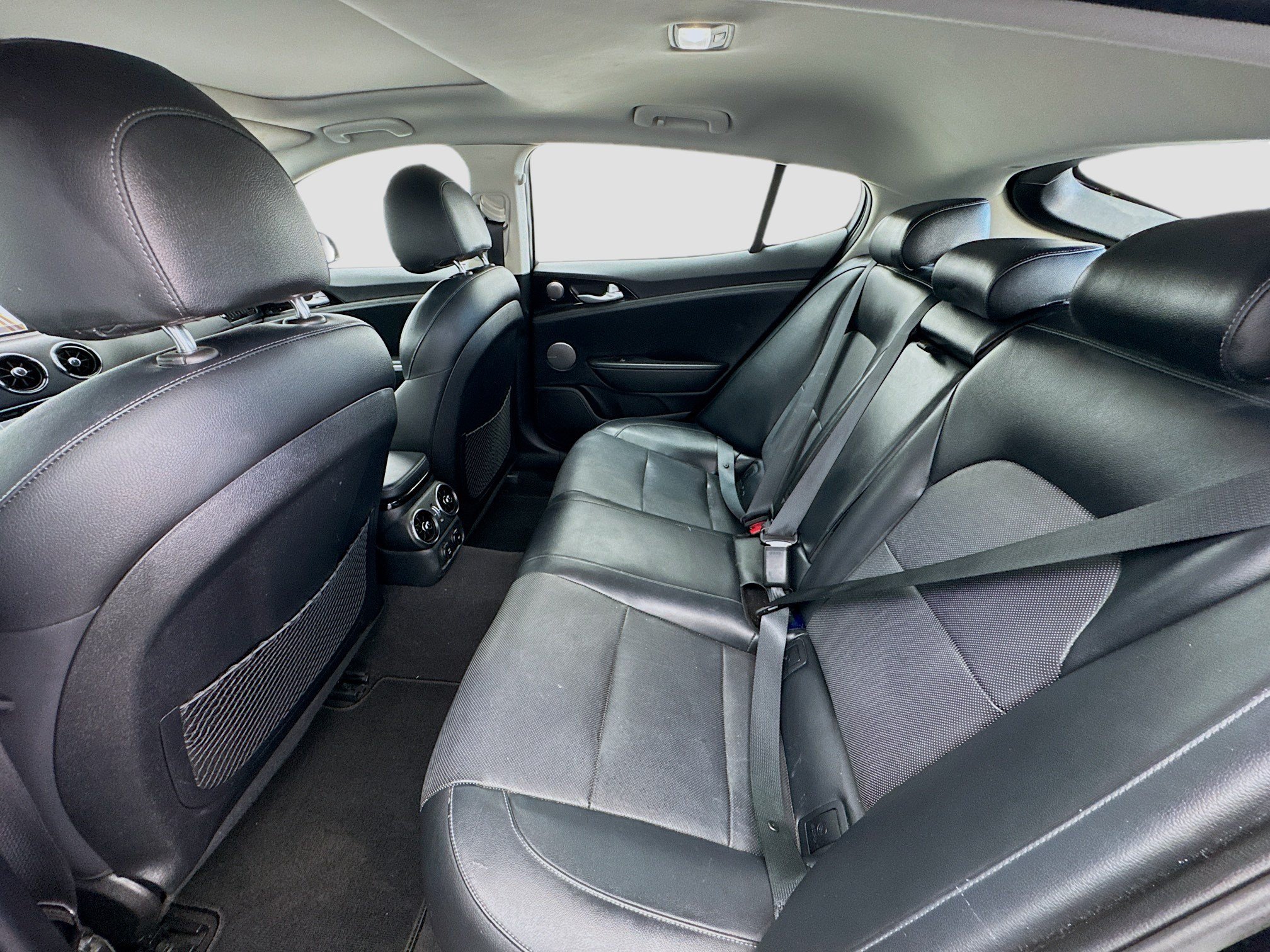 Used 2019 Kia Stinger Premium AWD/4WD image 16