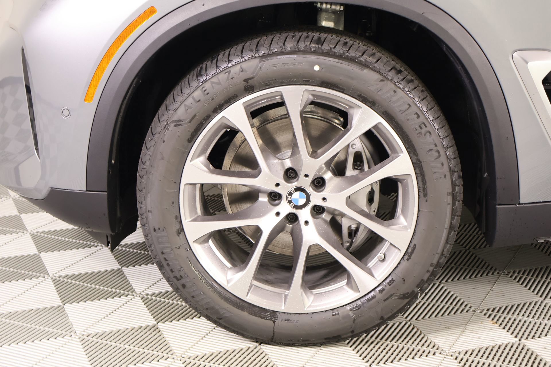 New 2026 BMW X5 xDrive40i AWD/4WD image 18