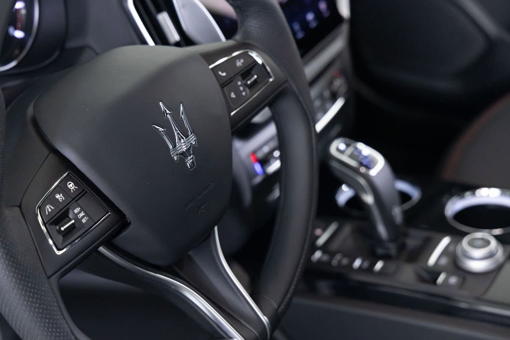 Used 2023 Maserati Ghibli Modena image 21