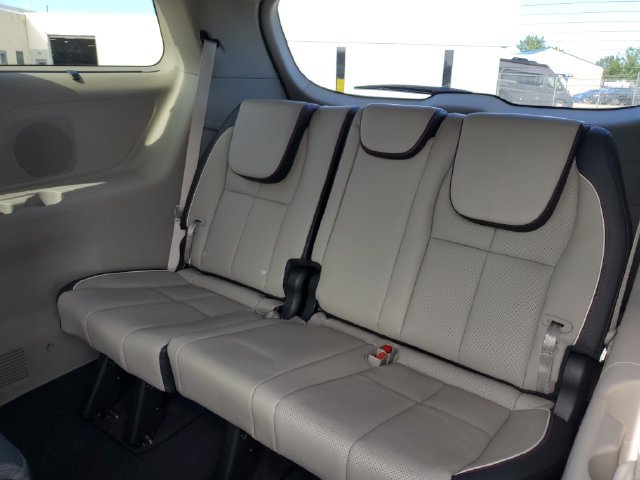 Used 2020 Kia Sedona EX FWD image 32