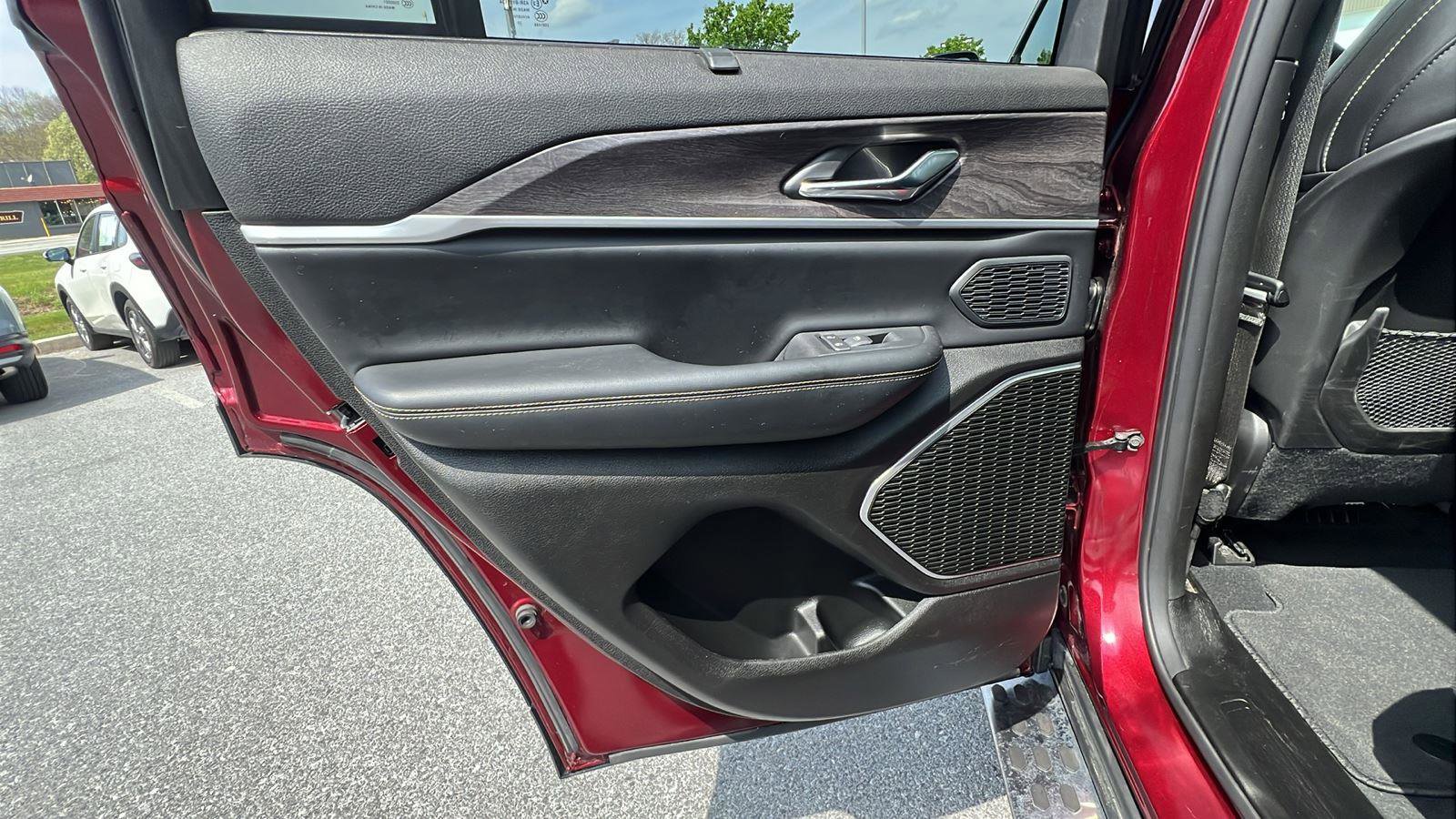 Used 2024 Jeep Grand Cherokee Limited 4xe w/ Luxury Tech Group II image 17