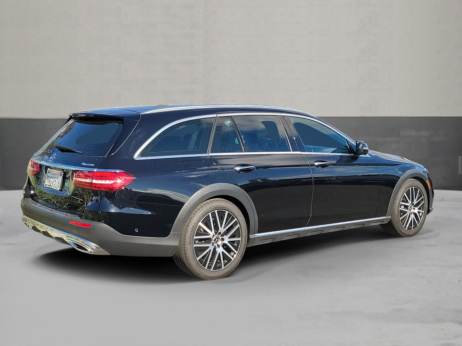 Used 2022 Mercedes-Benz E 450 4MATIC All-Terrain Wagon image 2