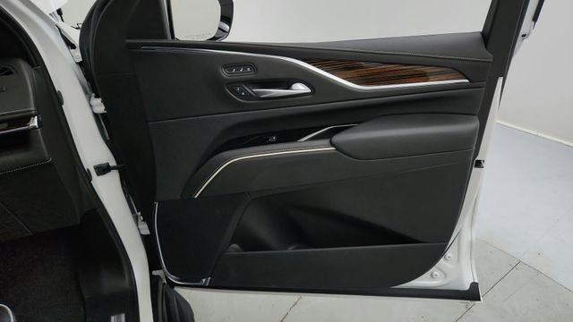 Certified 2024 Cadillac Escalade Premium Luxury image 23