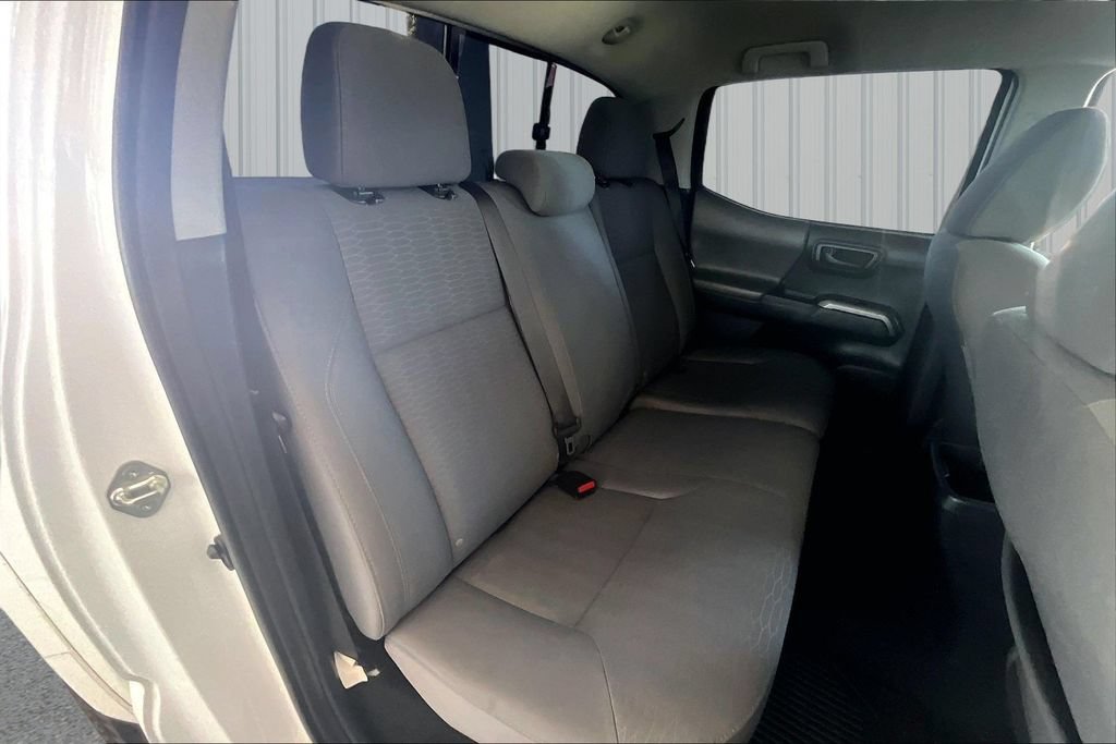 Used 2017 Toyota Tacoma SR5 w/ Tow Package RWD image 19