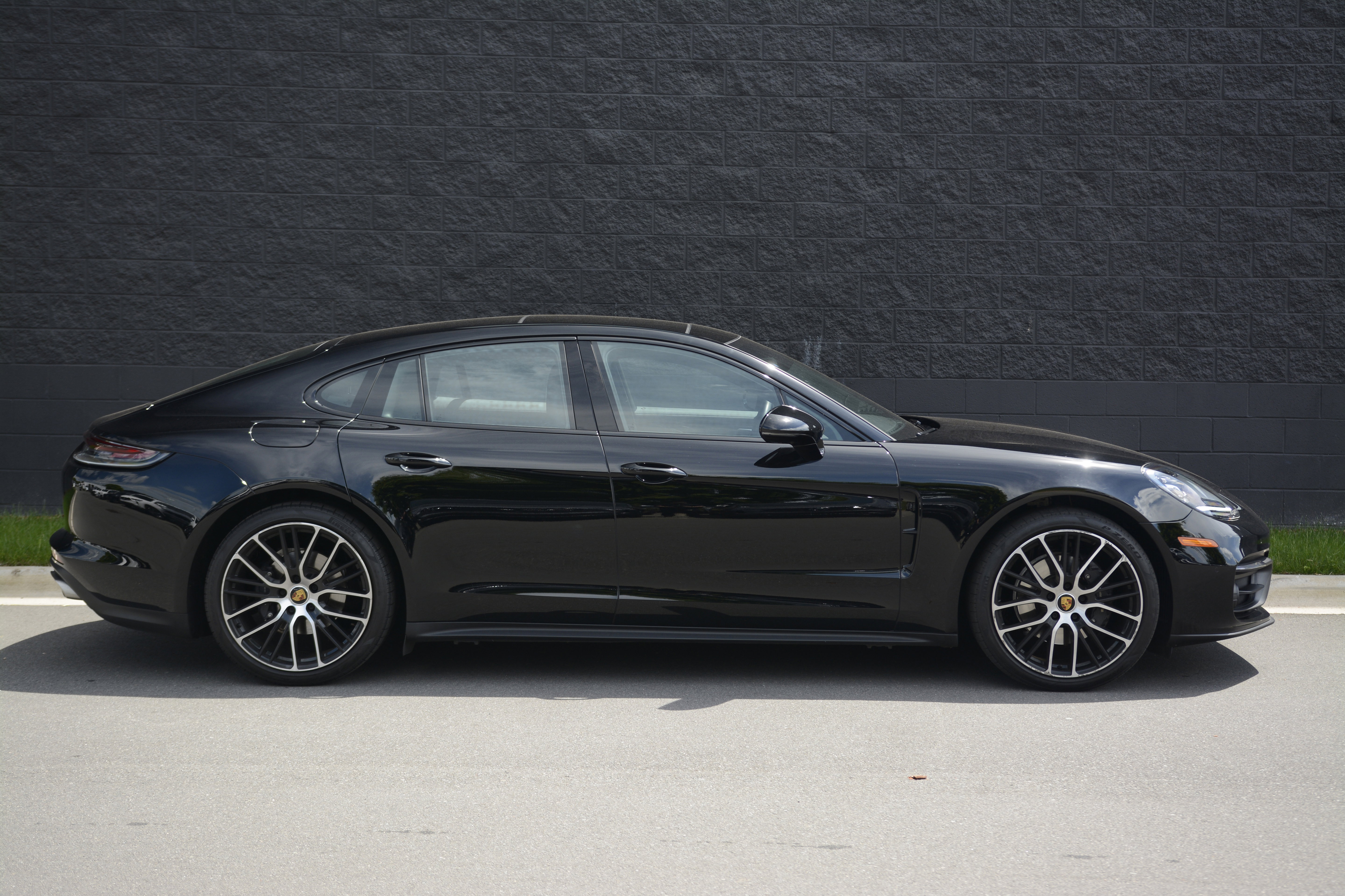 Certified 2023 Porsche Panamera image 8