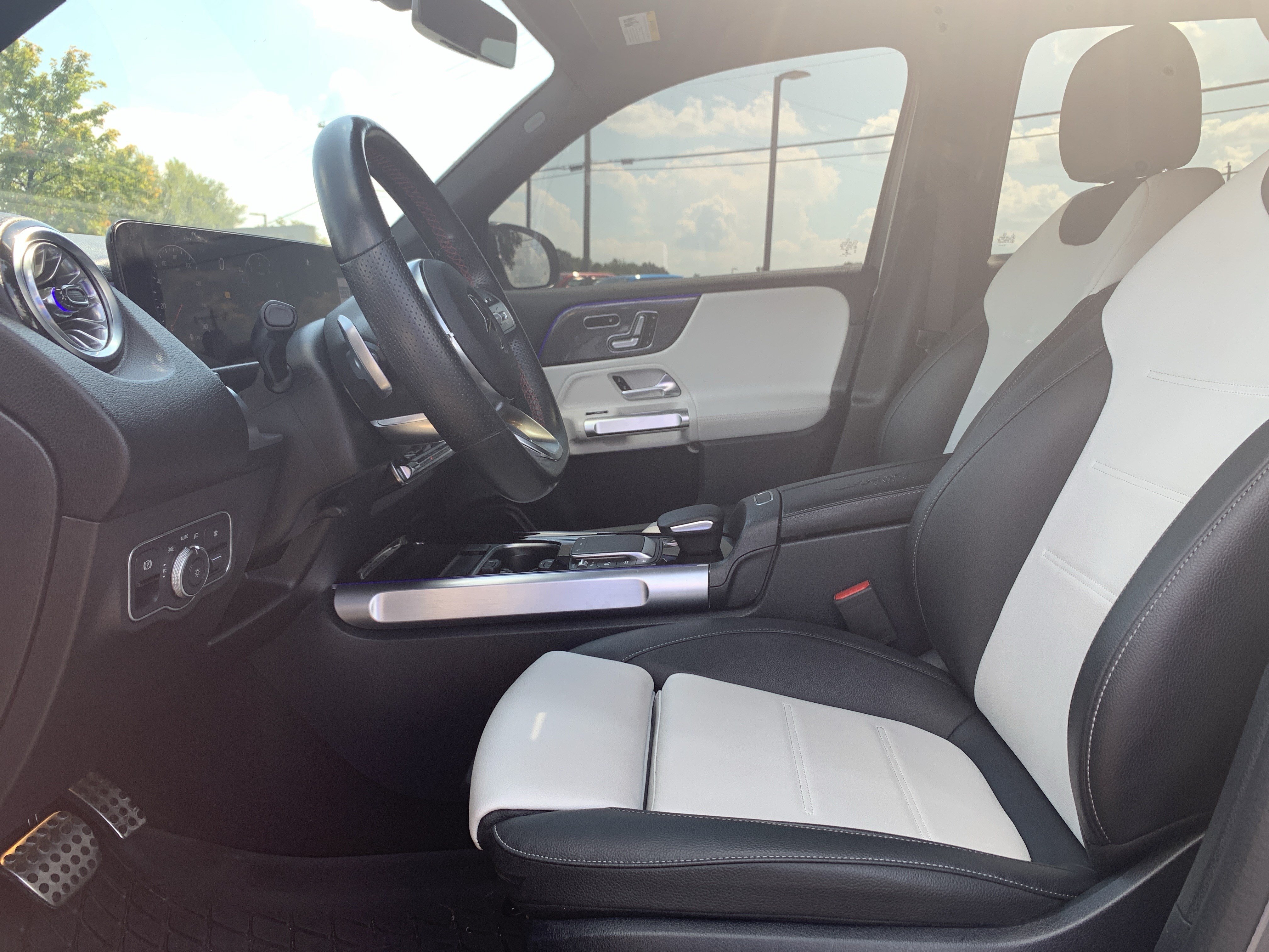 Used 2023 Mercedes-Benz GLB 250 image 16