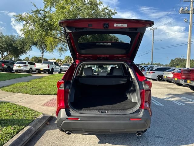 Used 2020 Toyota RAV4 XLE Premium FWD image 17