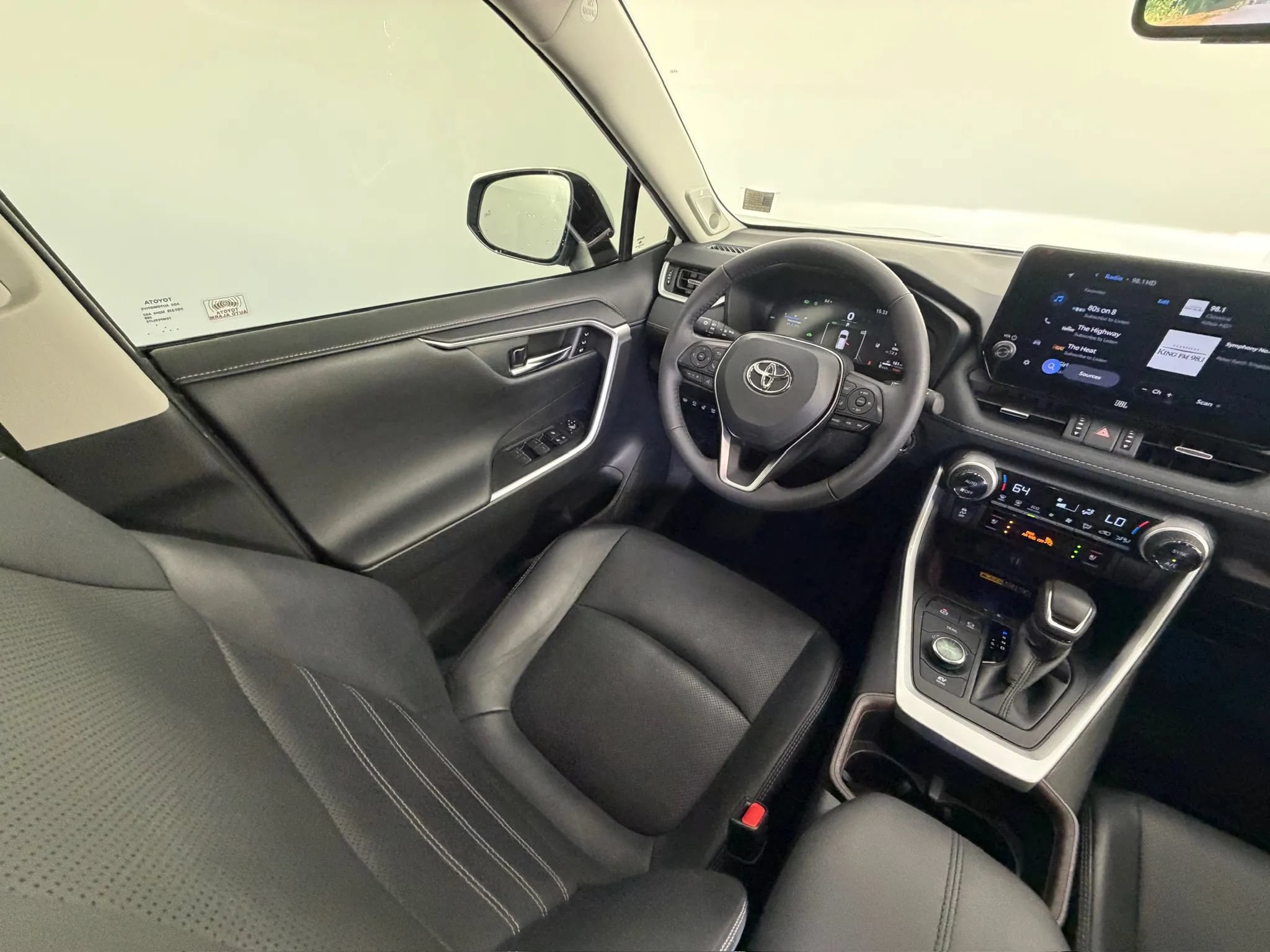 Used 2024 Toyota RAV4 Limited w/ Advanced Technology Package AWD/4WD image 12