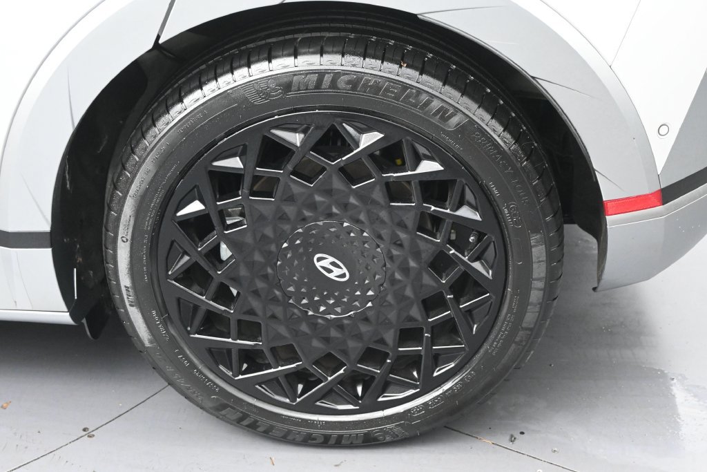 Used 2023 Hyundai Ioniq 5 Limited AWD/4WD image 39