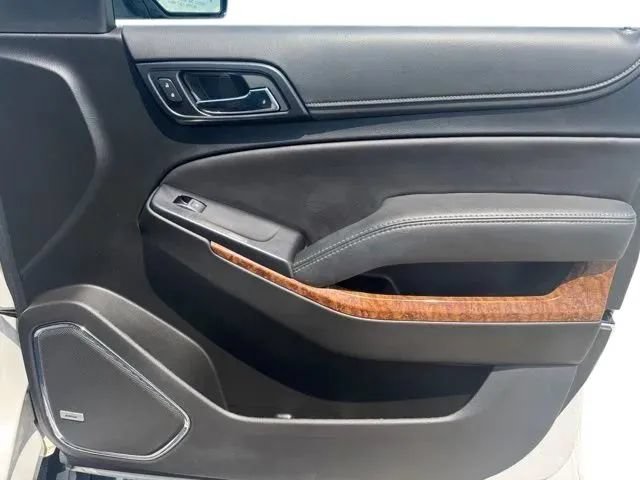 Used 2019 Chevrolet Suburban Premier w/ Premier Plus Edition AWD/4WD image 16