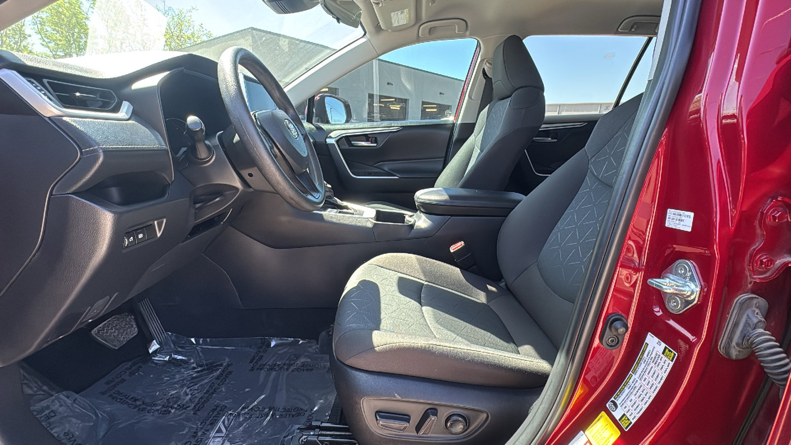 Used 2024 Toyota RAV4 XLE image 9