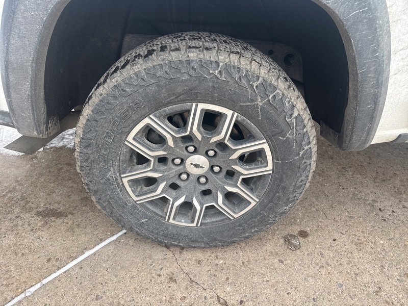 Used 2024 Chevrolet Colorado Z71 w/ Z71 Convenience Package 2 image 7