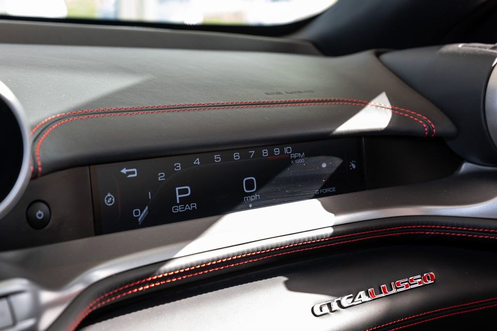 Used 2018 Ferrari GTC4Lusso AWD/4WD image 28