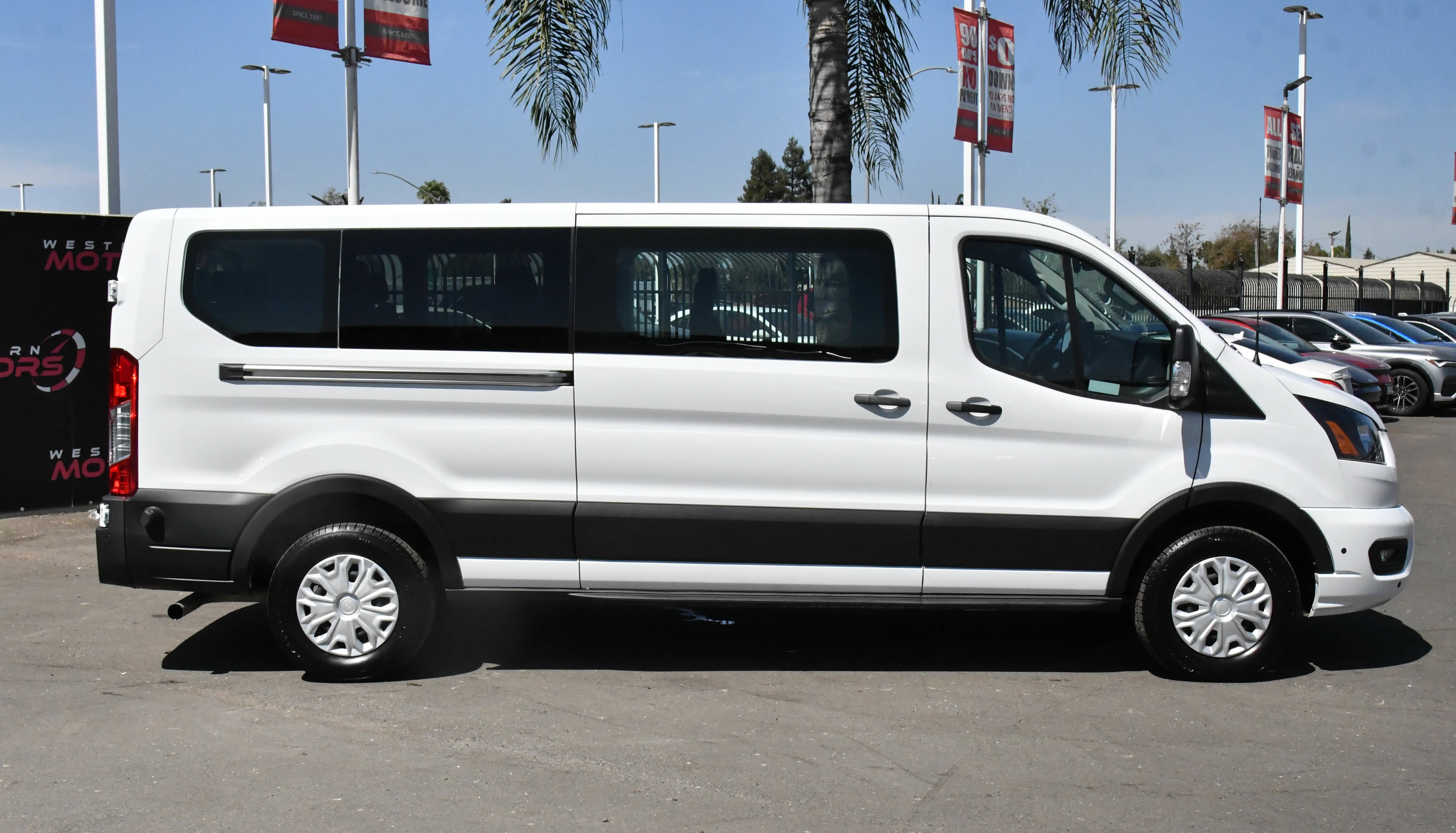 Used 2024 Ford Transit 350 XLT RWD image 9