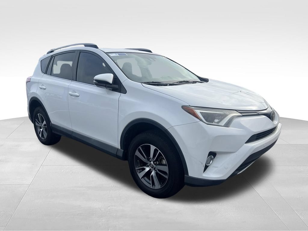 Used 2018 Toyota RAV4 XLE FWD image 16