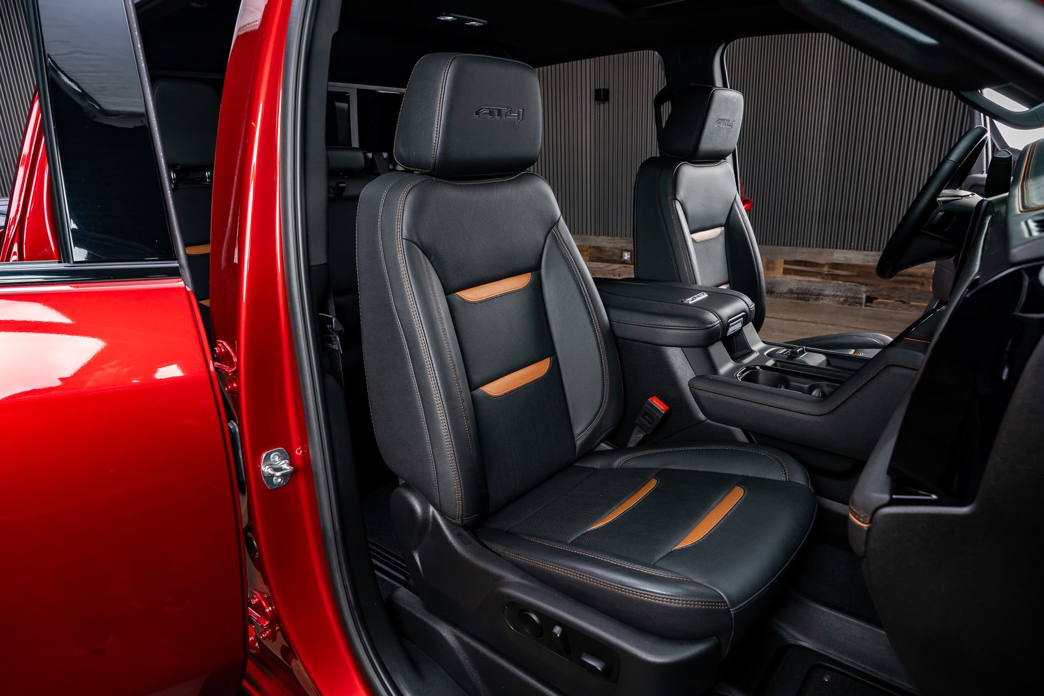 Used 2025 GMC Sierra 2500 AT4 w/ AT4 Premium Plus Package image 30