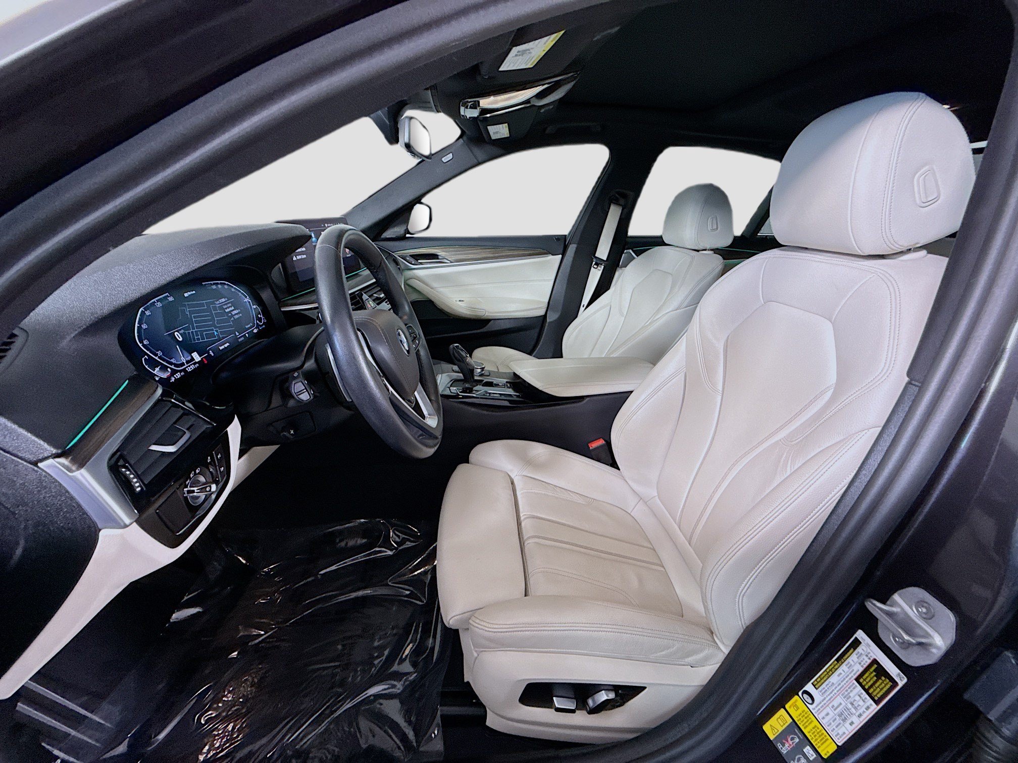 Used 2023 BMW 530e w/ Executive Package RWD image 22