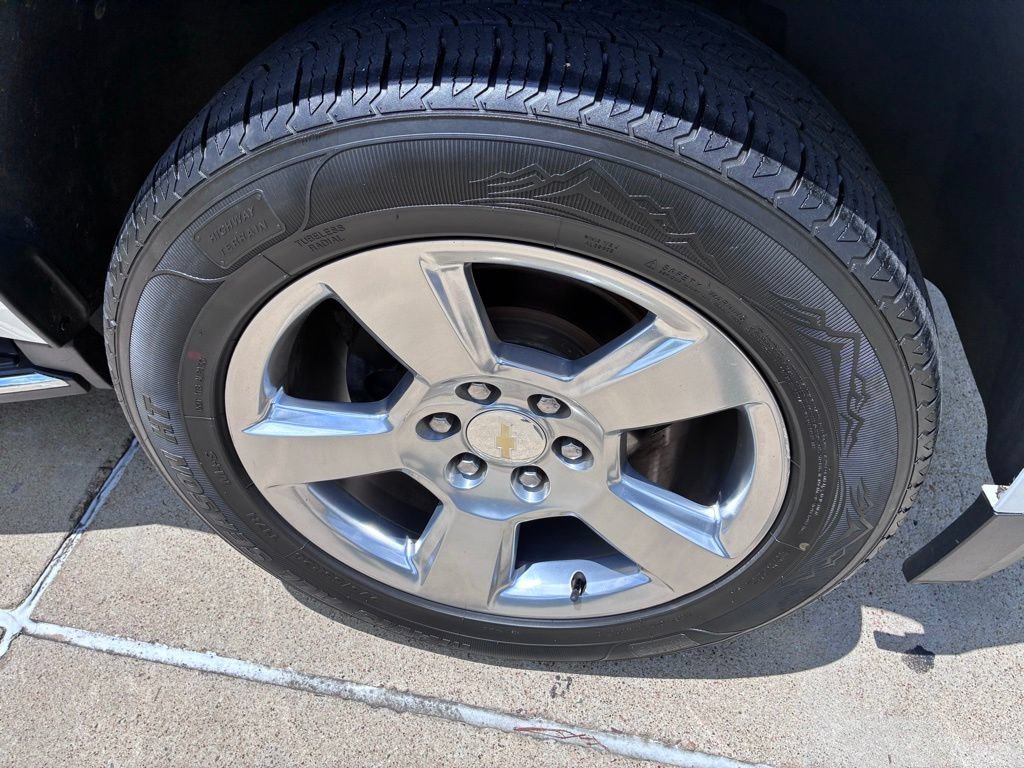 Used 2020 Chevrolet Suburban Premier RWD image 3