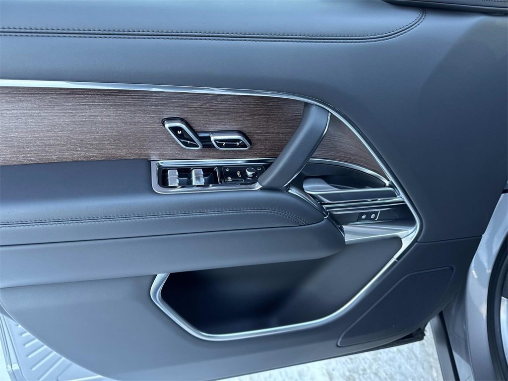 Used 2024 Land Rover Range Rover SE image 15