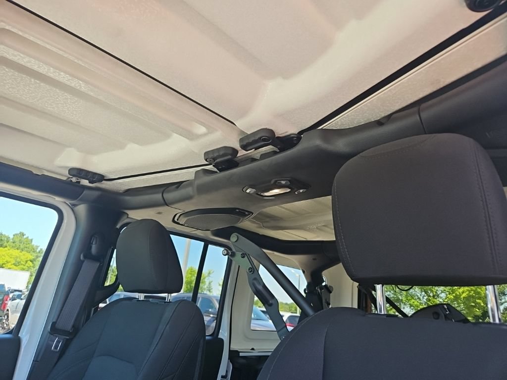 Used 2018 Jeep Wrangler Unlimited Sport S AWD/4WD image 16