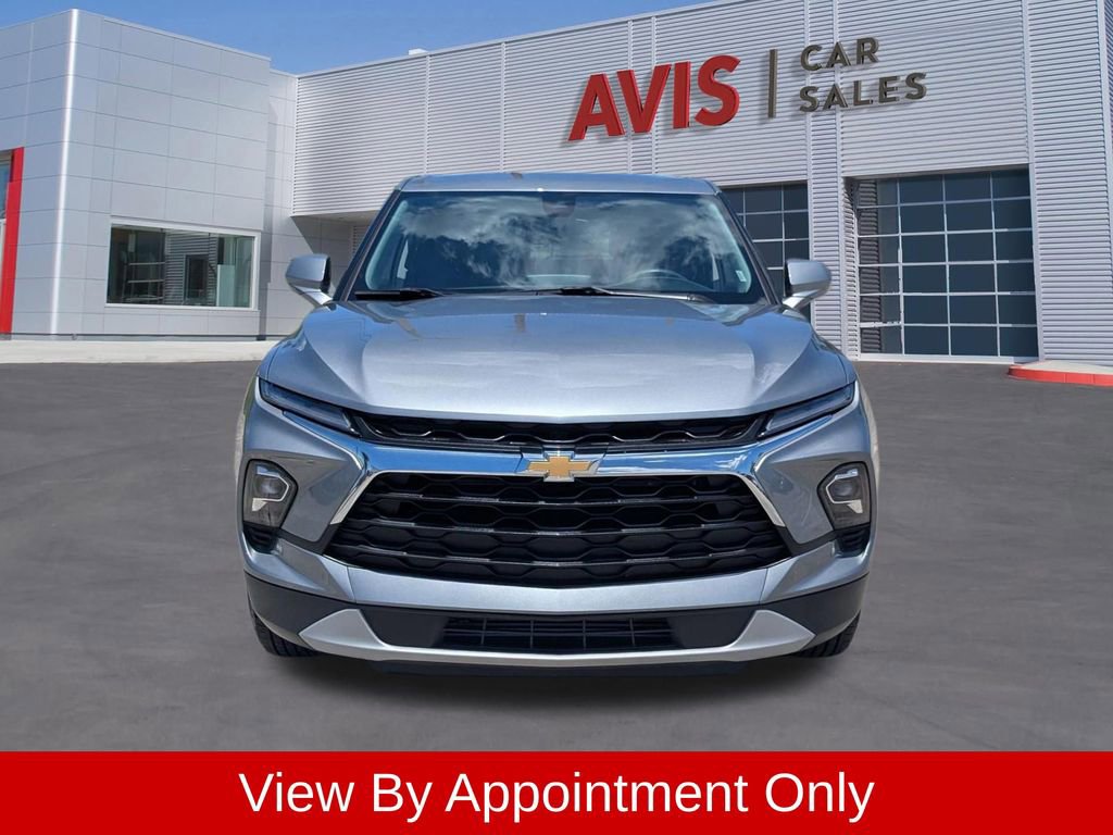 Used 2025 Chevrolet Blazer LT FWD image 2