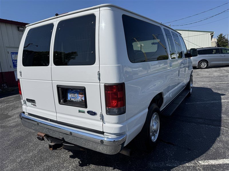 Used 2011 Ford E-350 and Econoline 350 XLT RWD image 8