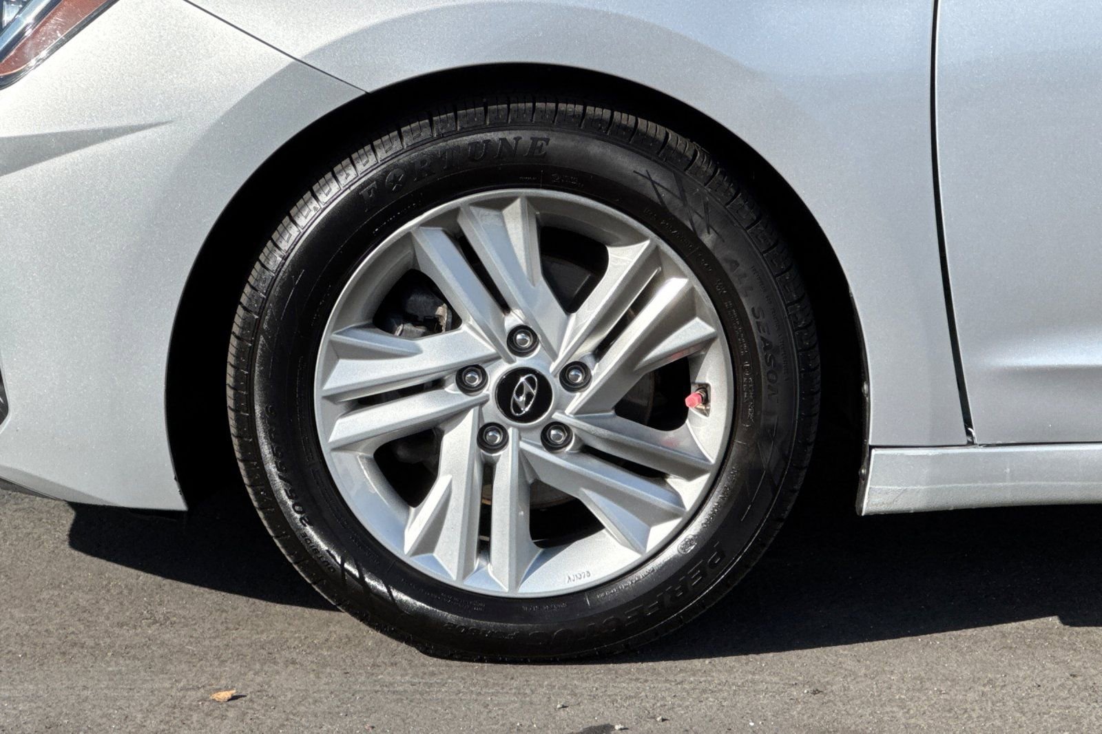 Used 2020 Hyundai Elantra SEL image 12