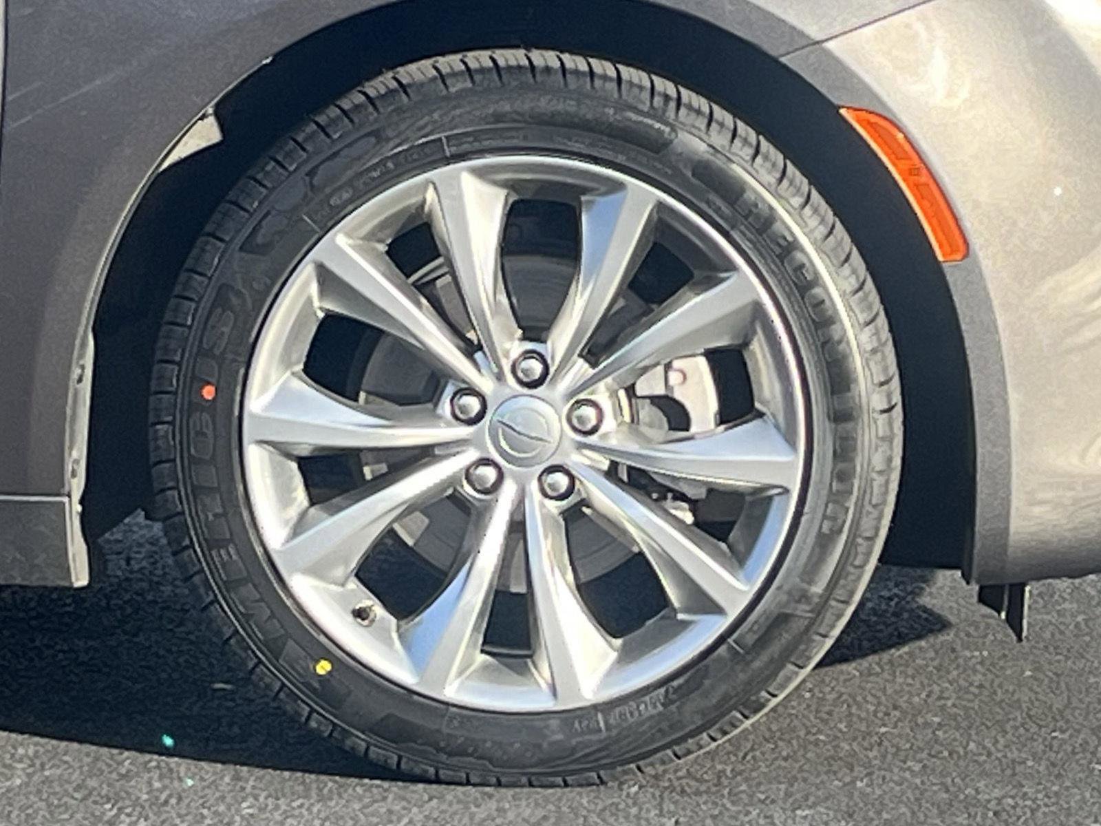 Used 2016 Chrysler 200 S w/ Comfort Group image 30