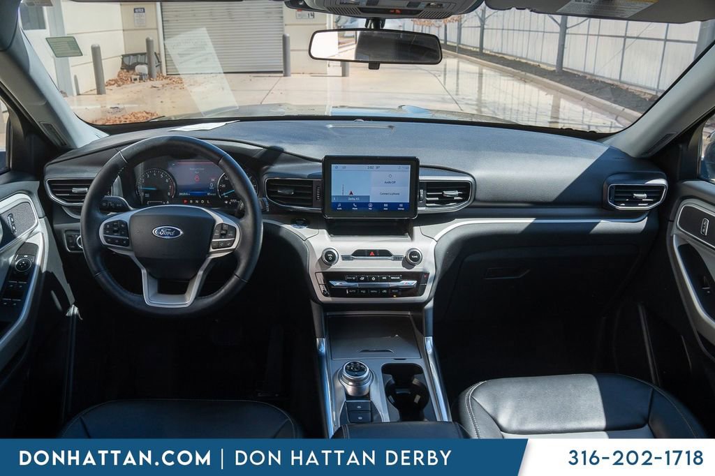 Used 2023 Ford Explorer XLT w/ Equipment Group 202A AWD/4WD image 4