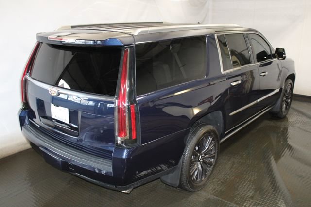 Used 2019 Cadillac Escalade ESV Premium Luxury image 4