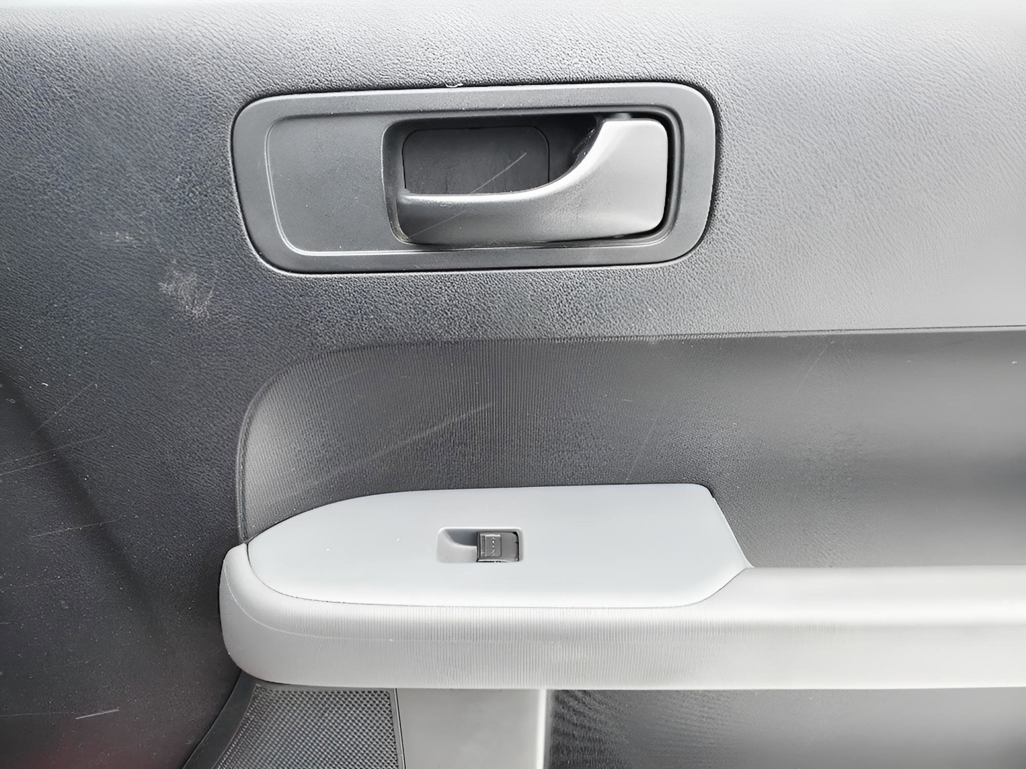 Used 2005 Honda Element EX image 16