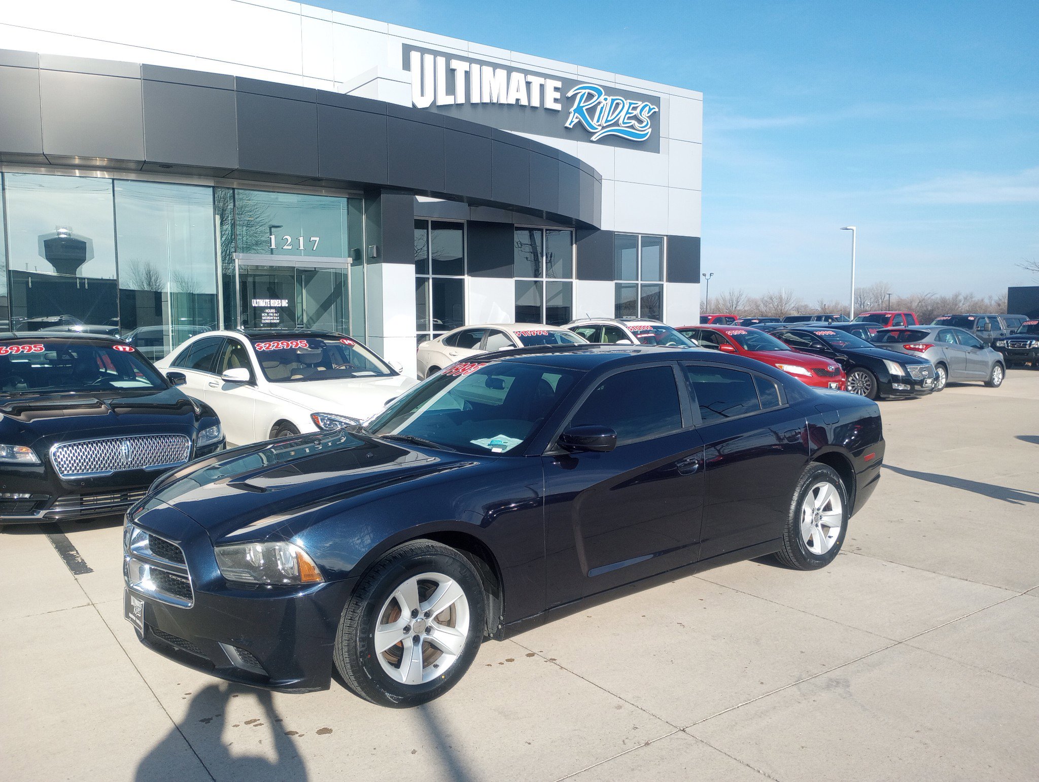 Used 2012 Dodge Charger SE RWD image 1
