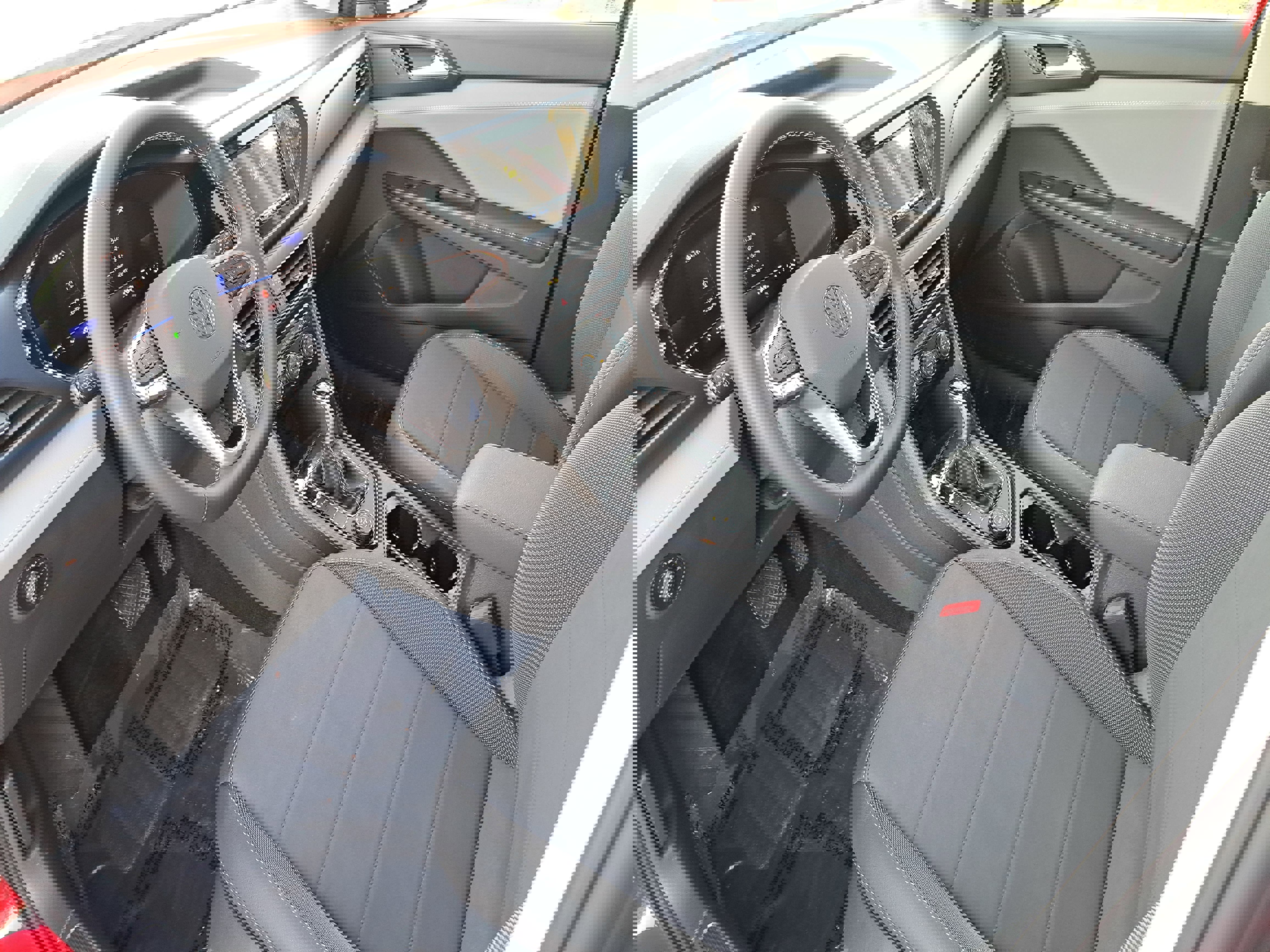 Used 2024 Volkswagen Taos SE image 15