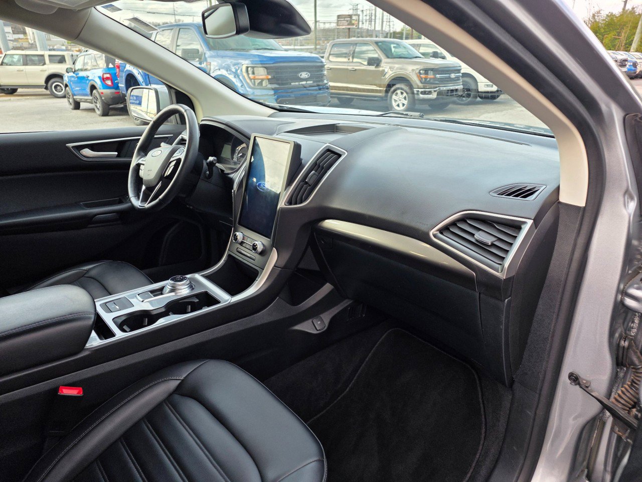 Used 2024 Ford Edge SEL image 16