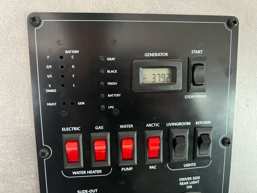 Used 2022 Ford E-450 and Econoline 450 Super Duty w/ Motorhome Prep Package image 33