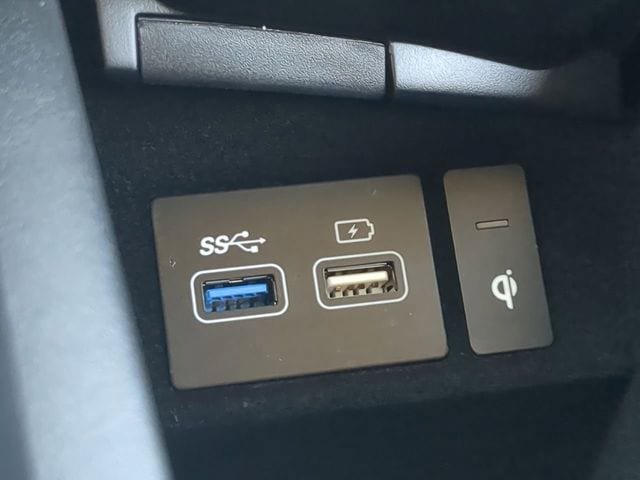 Used 2022 Genesis GV70 2.5T w/ Advanced Package AWD/4WD image 22