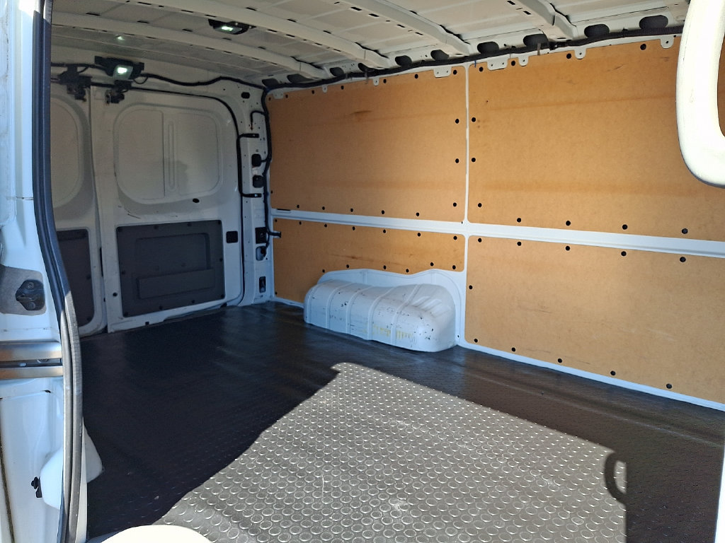 Used 2018 Nissan NV 2500 SV RWD image 11