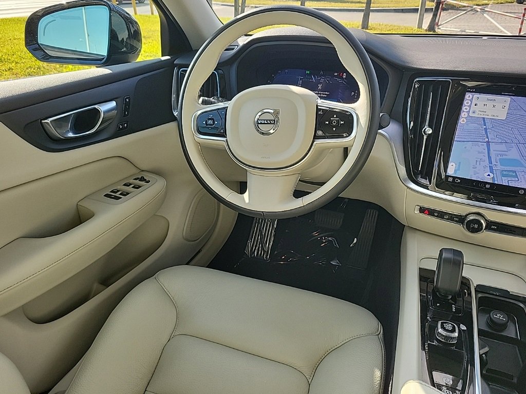 Used 2023 Volvo S60 B5 Core image 9