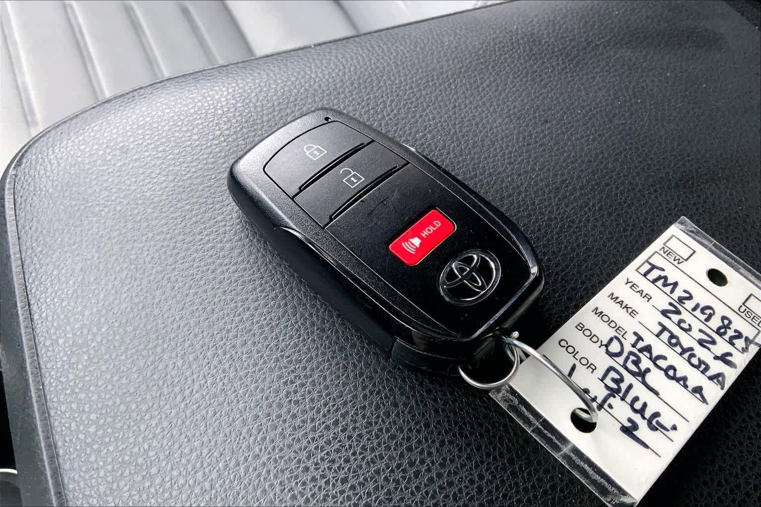 Used 2026 Toyota Tacoma TRD Off-Road AWD/4WD image 13