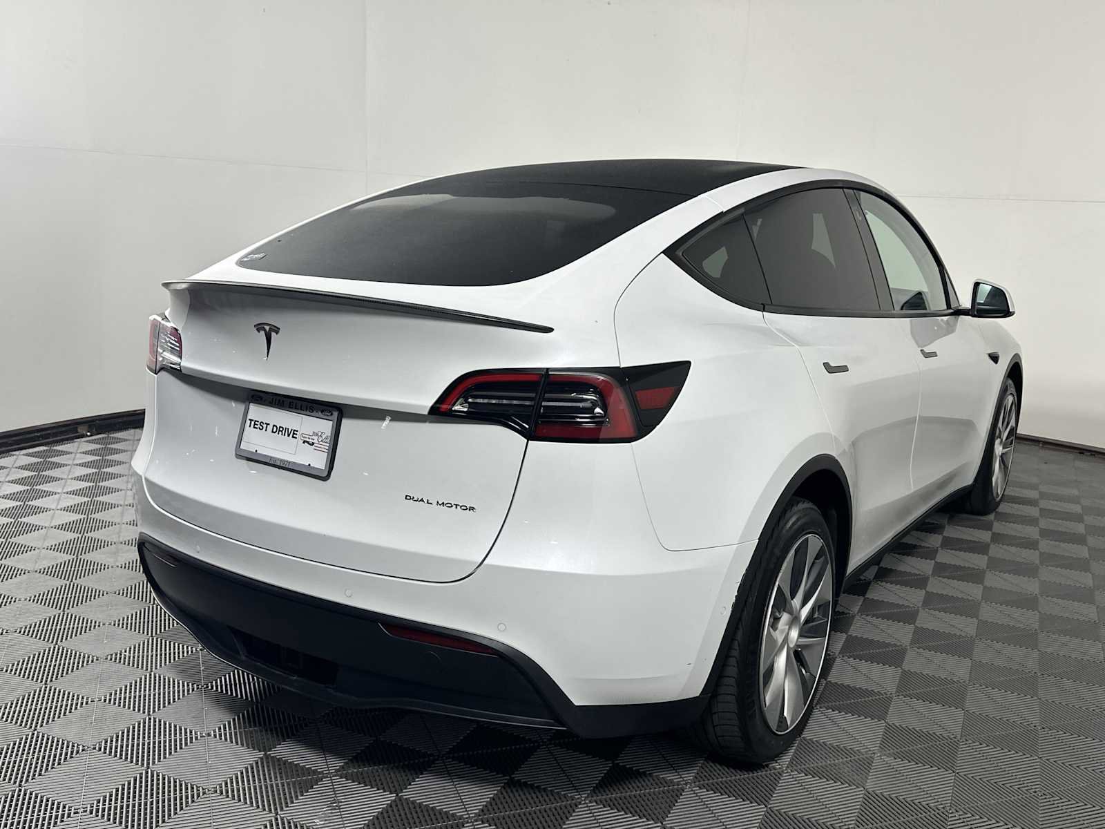 Used 2021 Tesla Model Y Long Range AWD/4WD image 7