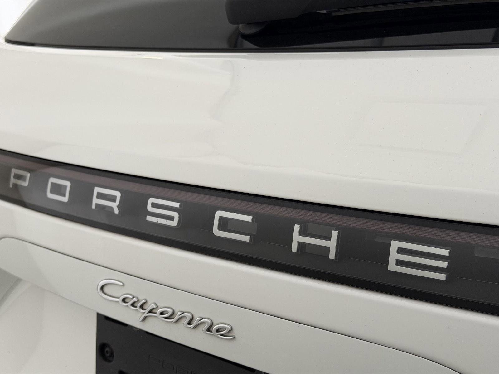 Certified 2023 Porsche Cayenne Platinum Edition image 25