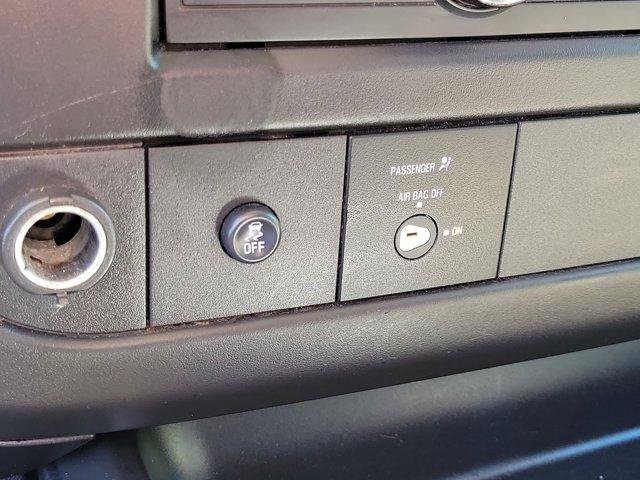 Used 2017 Chevrolet Express 2500 image 25
