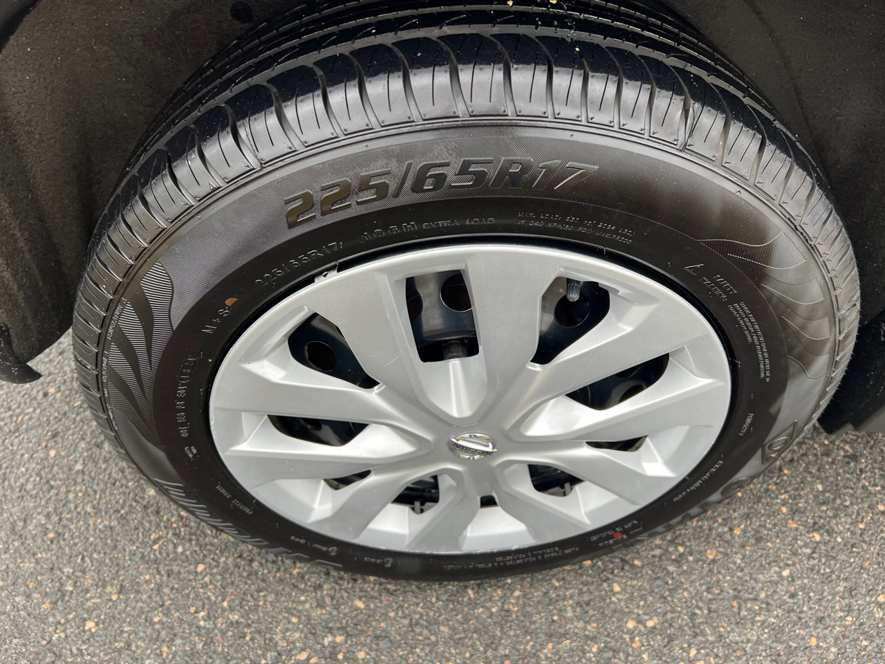 Used 2018 Nissan Rogue S image 29