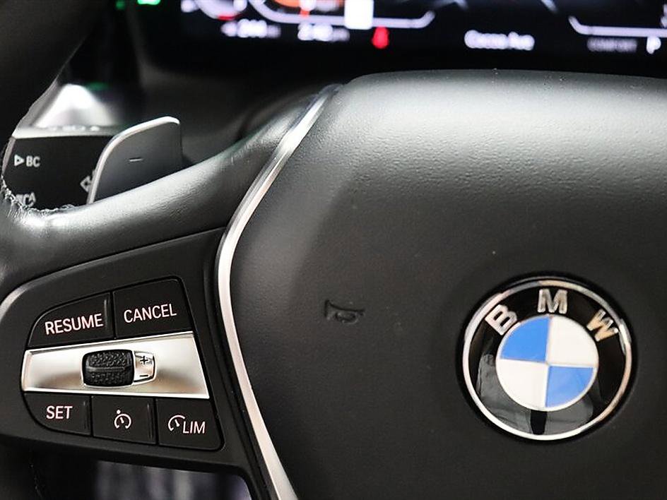 Used 2021 BMW 330i Sedan w/ Premium Package RWD image 43