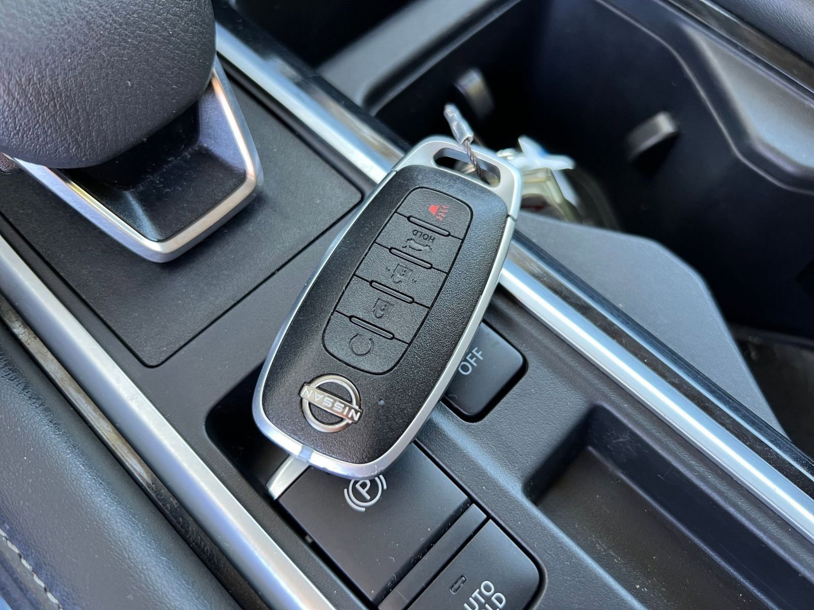 Used 2025 Nissan Pathfinder SV image 18