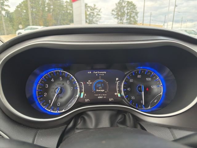 Used 2022 Chrysler Pacifica Touring-L image 16