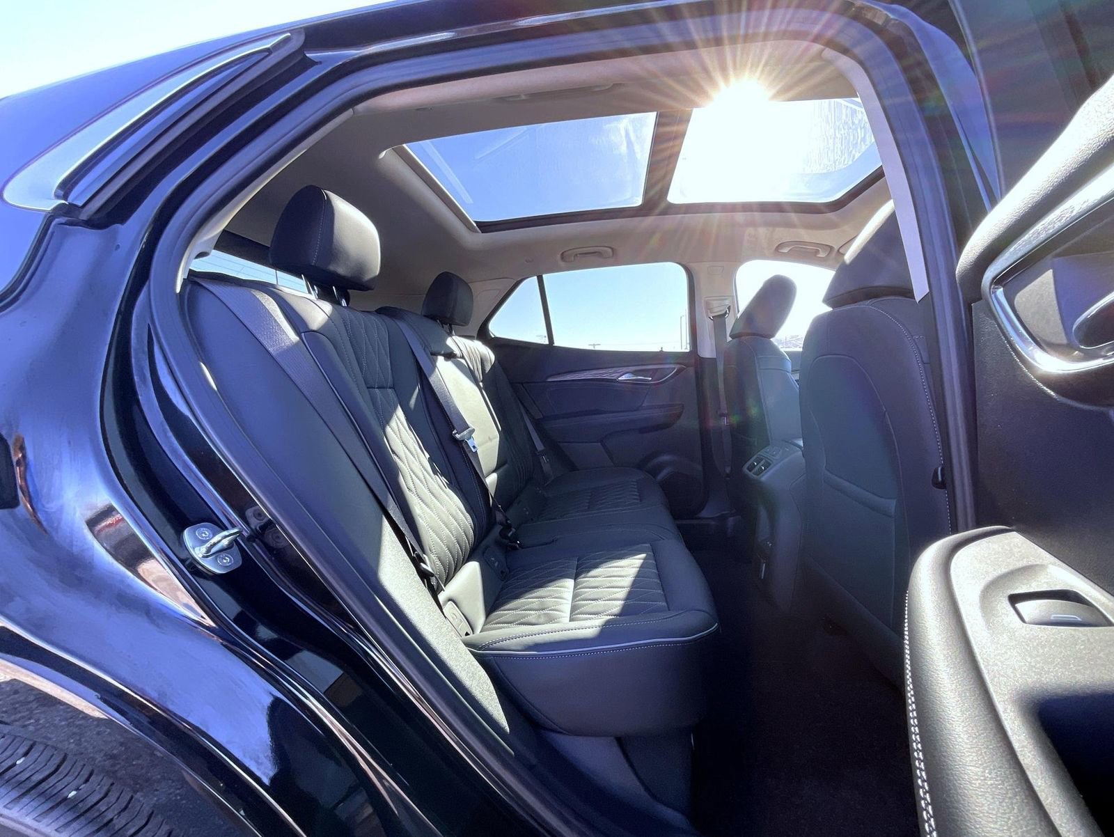 Certified 2023 Buick Envision Avenir image 18