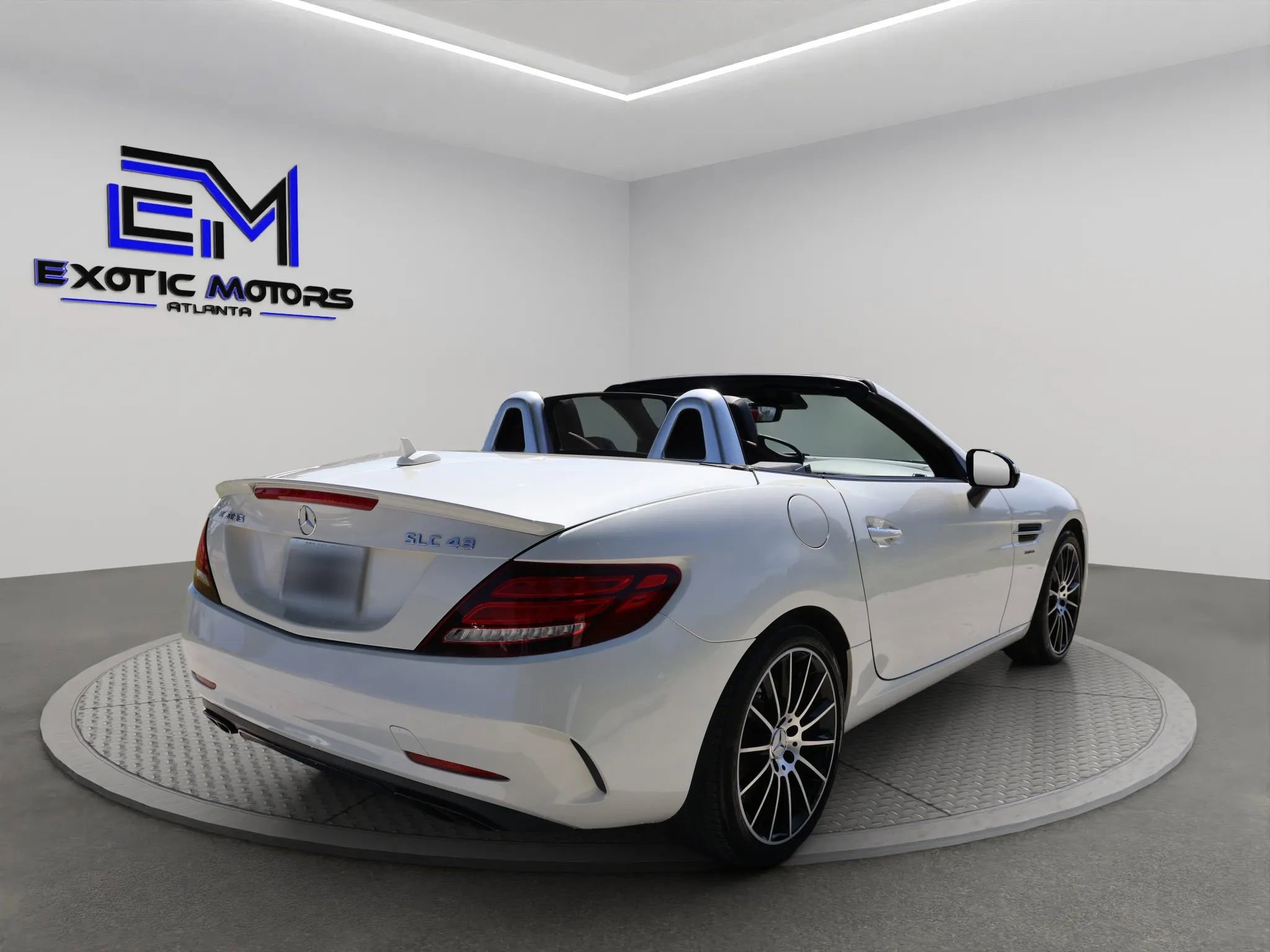 Used 2018 Mercedes-Benz SLC 43 AMG SLC 43 AMG Roadster 2D image 3