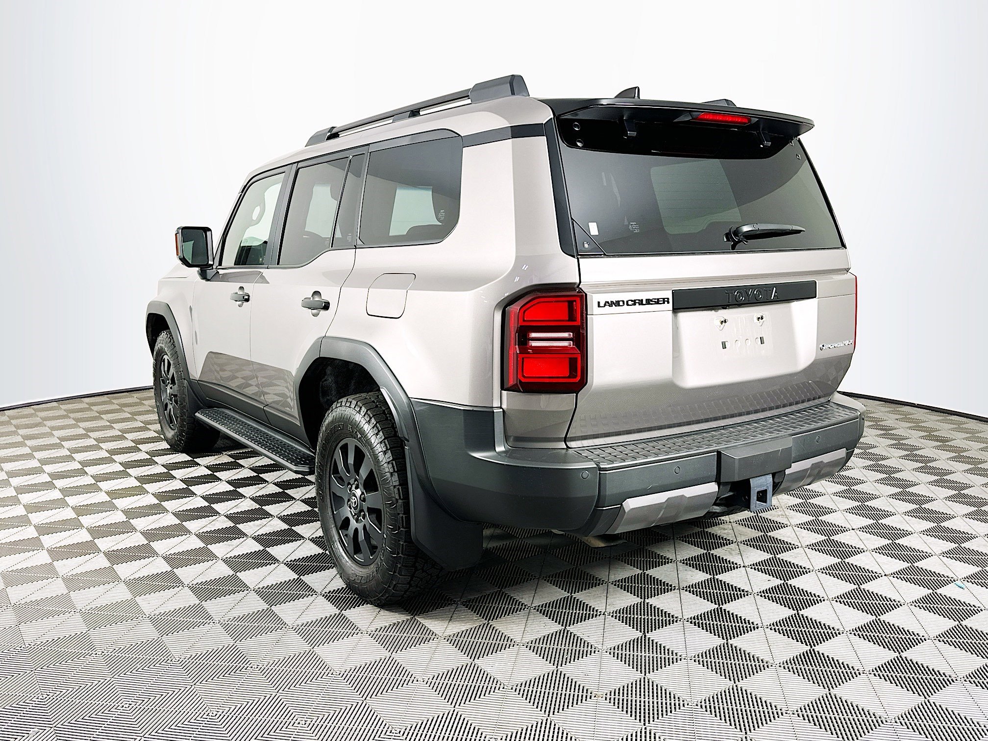 Used 2024 Toyota Land Cruiser image 5